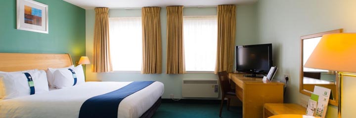 A double bedroom at the Holiday Inn Aberdeen Exibition Centre