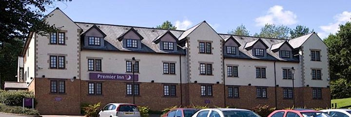 An exterior view of the Burnbrae restaurant and bar alongside the Premier Inn Glasgow Bearsden hotel