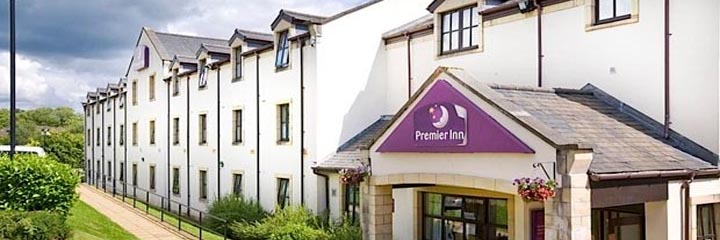 An exterior view of the Premier Inn Glasgow Milngavie hotel