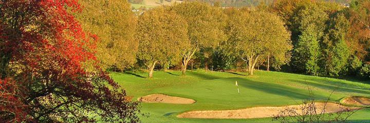 Looking down on the 6th green on Cochrane Castle golf course