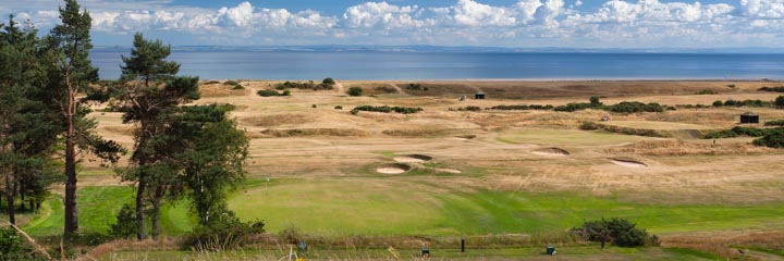 Looking down to the green from the 11th tee of Lundin Golf Club