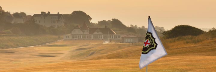 Looking back to the clubhouse at Lundin Golf Club from the 1st green