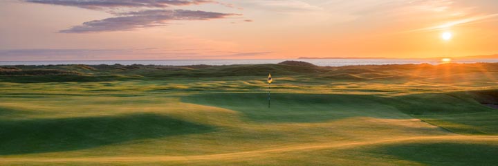 The 2nd hole at Machrihanish Dunes golf links